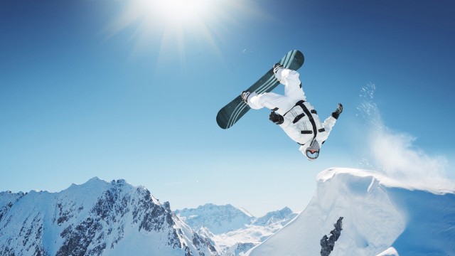 LeyuSports-“东安湖体育公园：龙舟赛水上力量对决，速战速决”