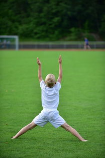 校园体育活动促进团队协作，学校体育团体凝聚力发展的途径和方法